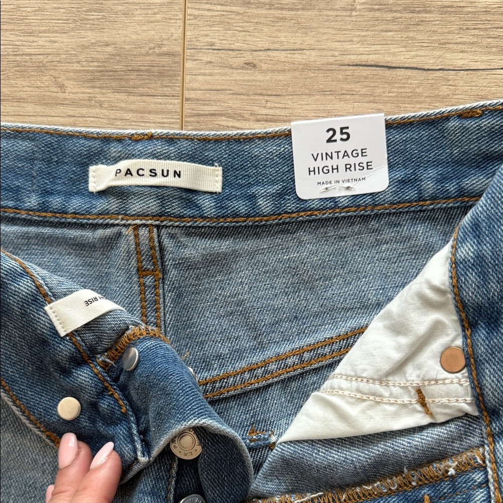 PacSun Light Blue Distressed Jean Shorts - Picture 4 of 13